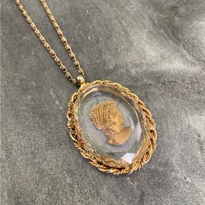 Vintage Warner Gold Glass Cameo Necklace